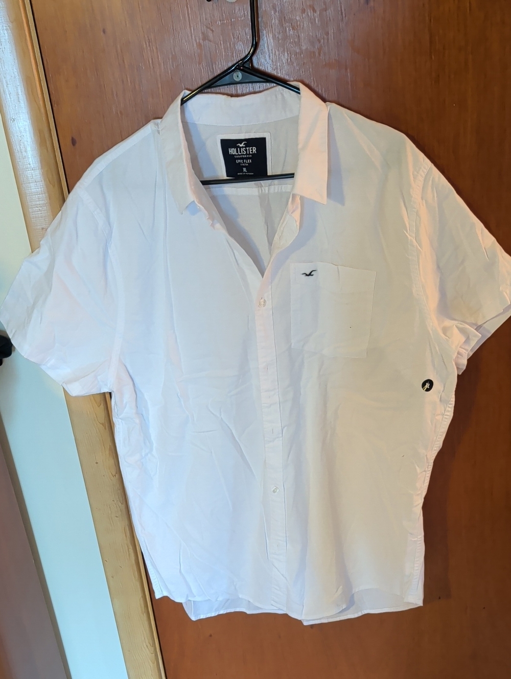 Hollister Men’s Short-Sleeve Button-Down Shirt in White